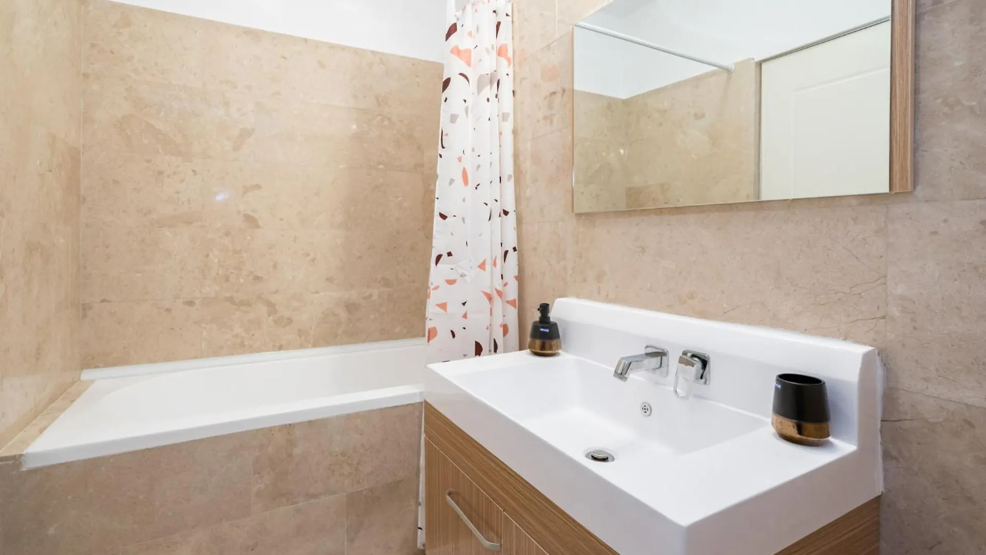 Skyline - Premium 1Br In Timpuri Noi Apartment Bucureşti 0*,  România